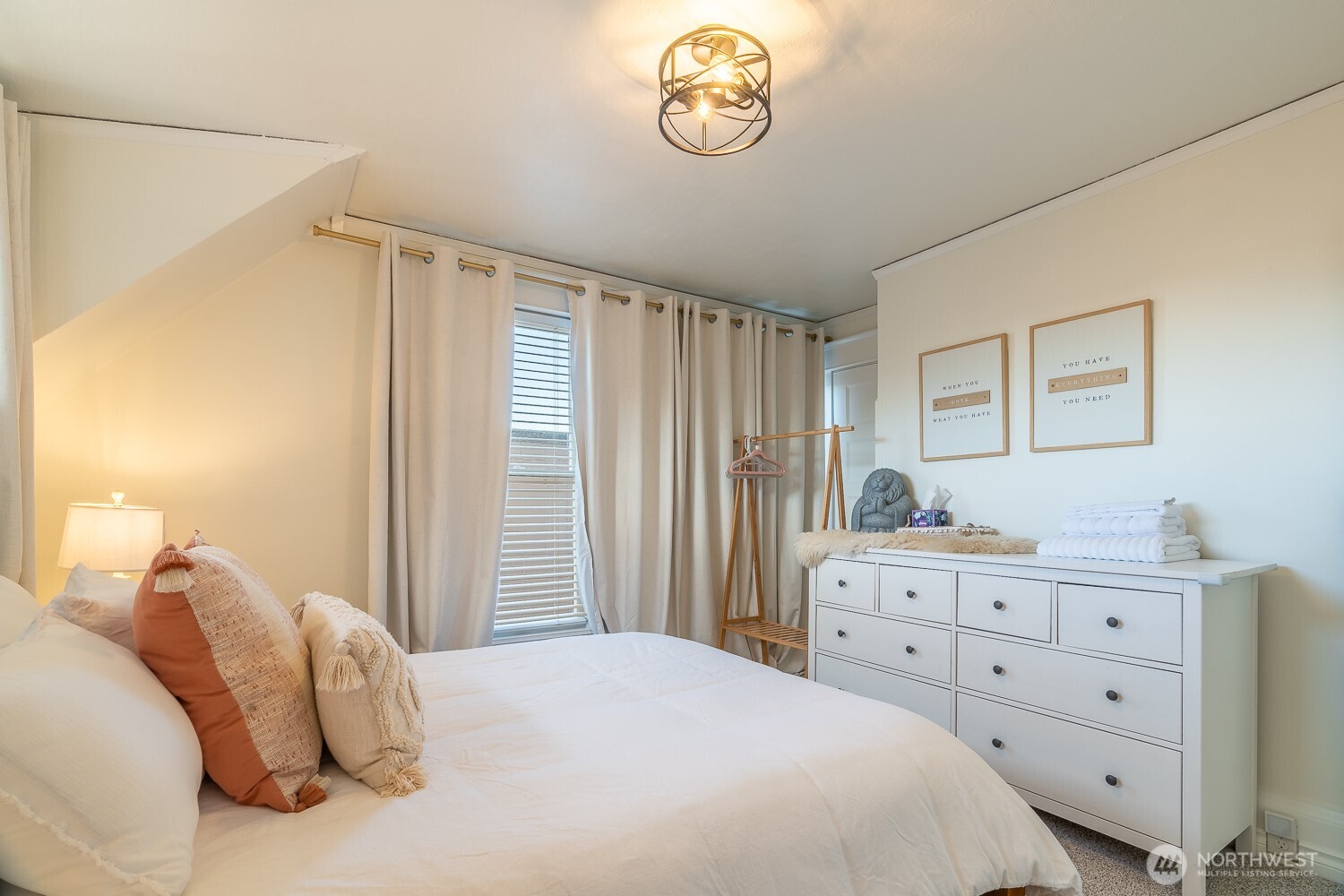 116 4th Avenue N, Edmonds, WA 98020