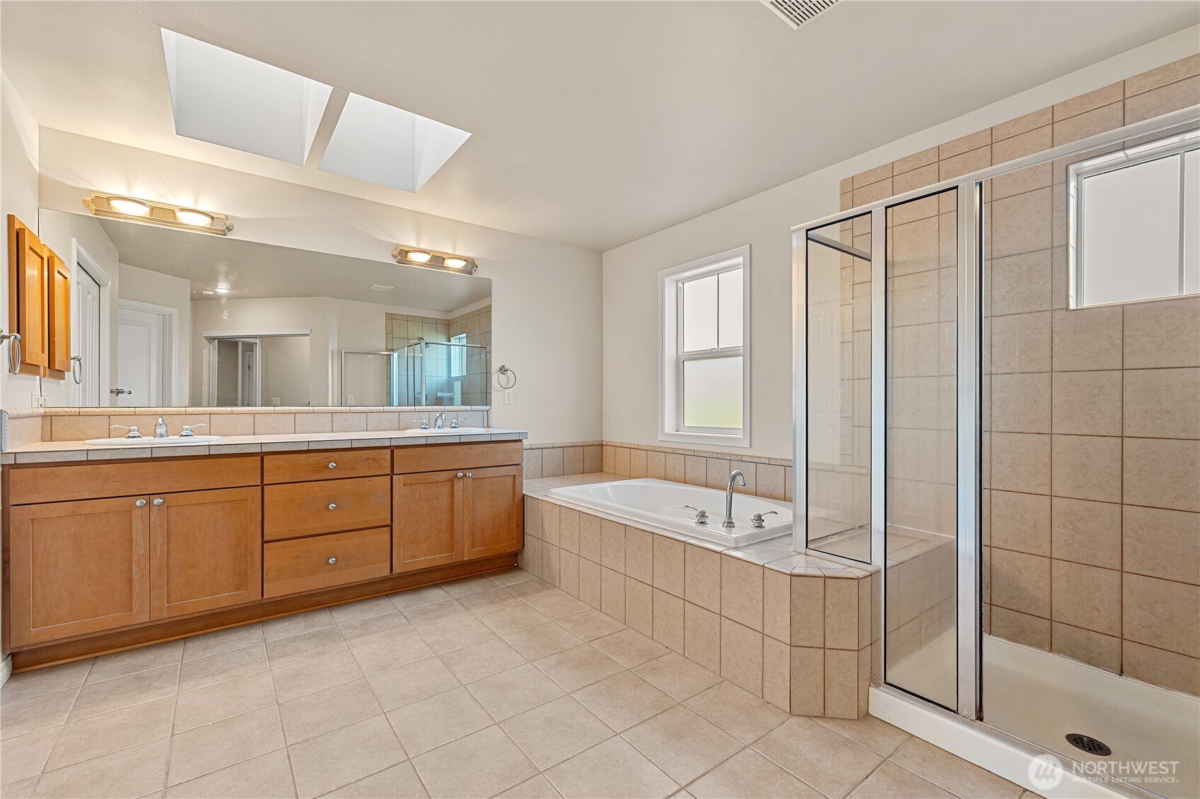 2127 NW Far Country Lane , Issaquah, WA 98027