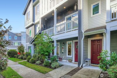 32668 Steamboat Lane , Black Diamond, WA 98010