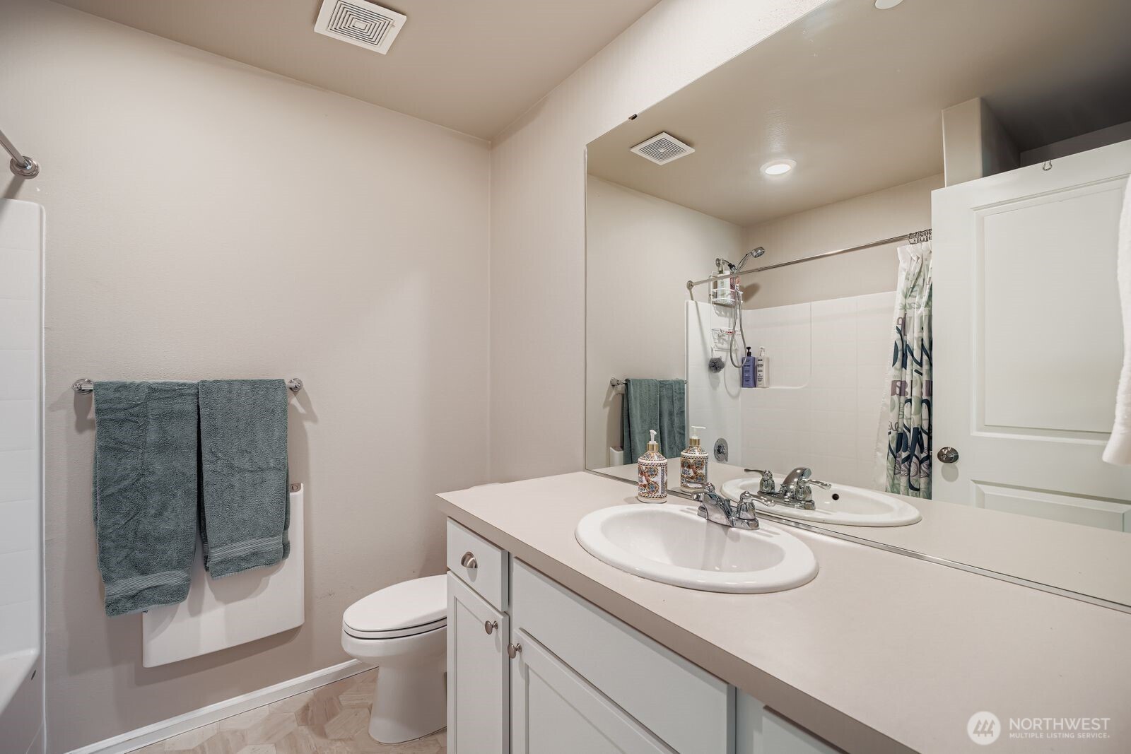 32668 Steamboat Lane , Black Diamond, WA 98010