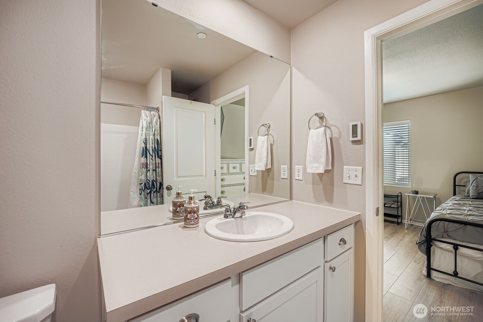 32668 Steamboat Lane , Black Diamond, WA 98010