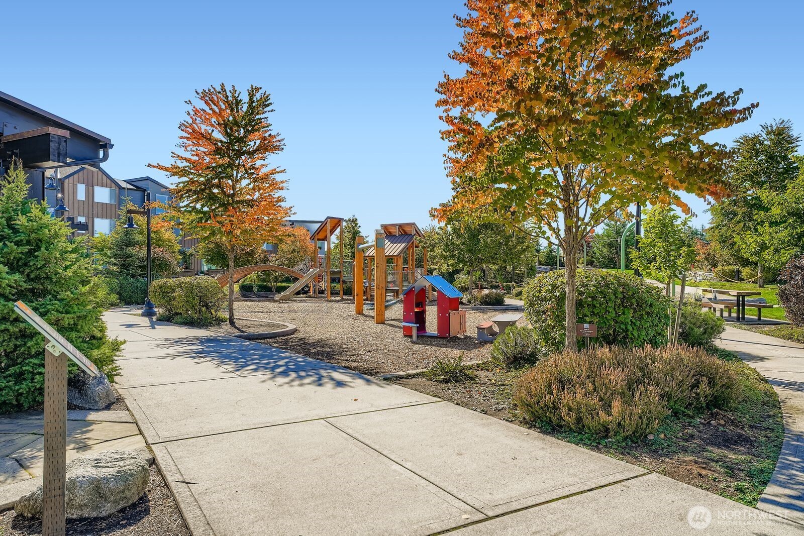 32668 Steamboat Lane , Black Diamond, WA 98010