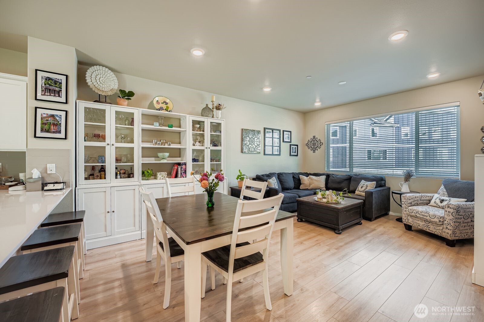 32668 Steamboat Lane , Black Diamond, WA 98010
