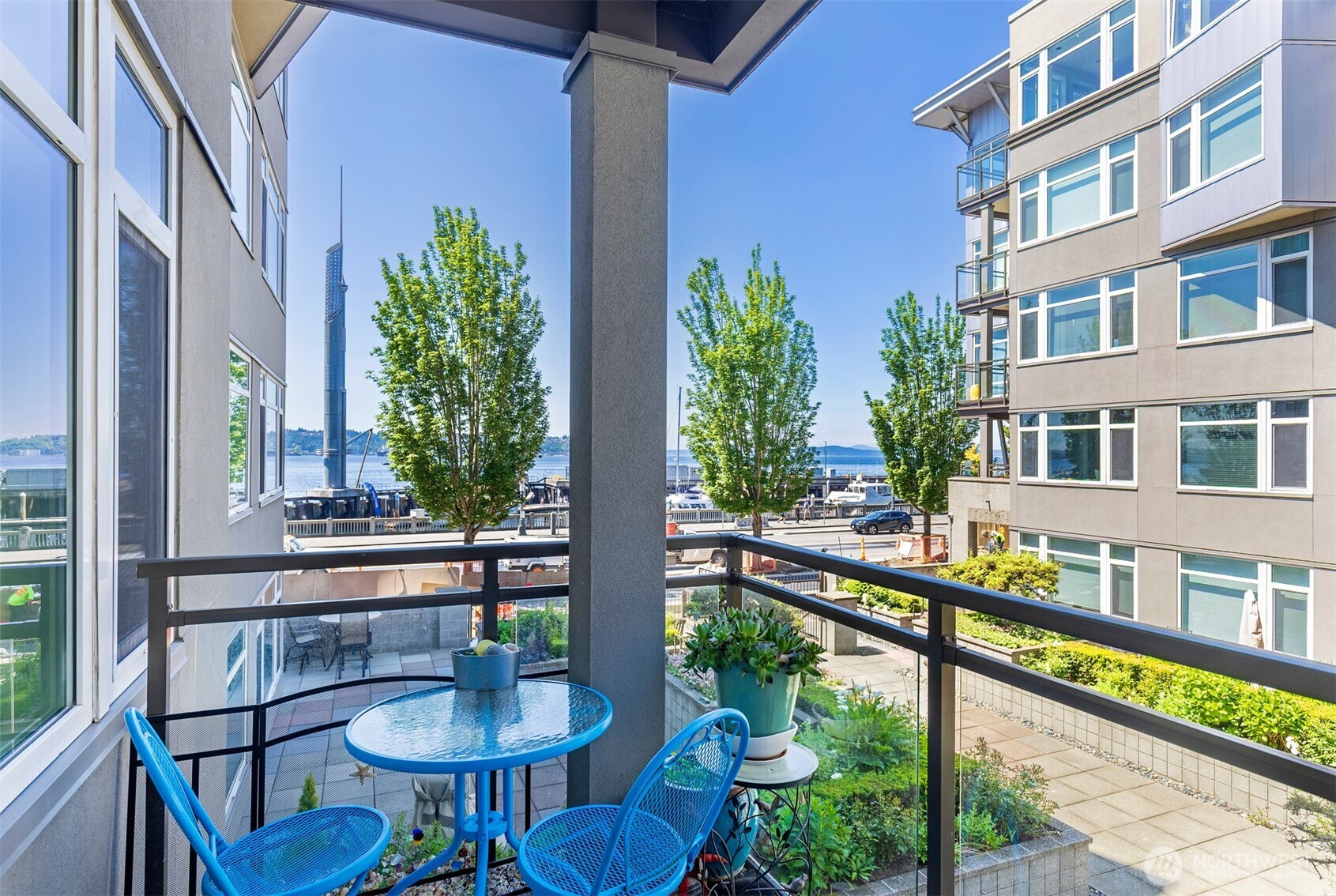 2000 Alaskan Way #255, Seattle, WA 98121-2104