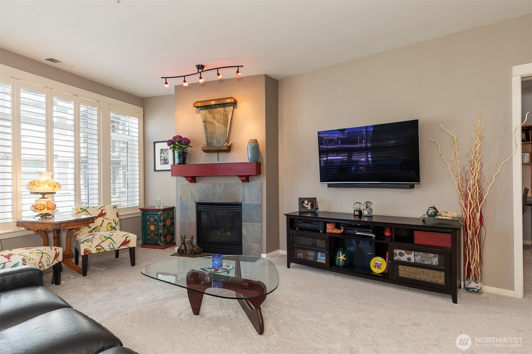 2000 Alaskan Way #255, Seattle, WA 98121-2104