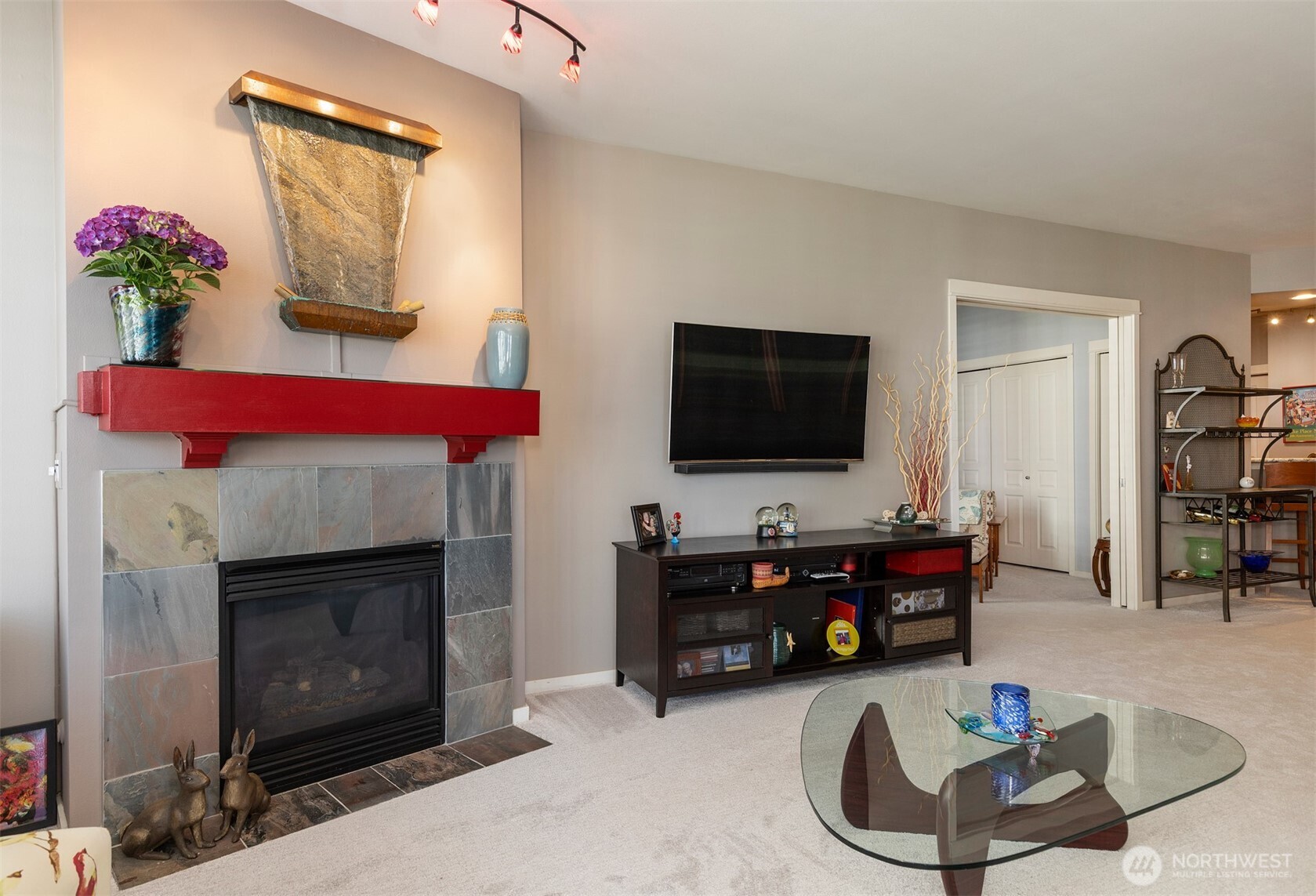 2000 Alaskan Way #255, Seattle, WA 98121-2104