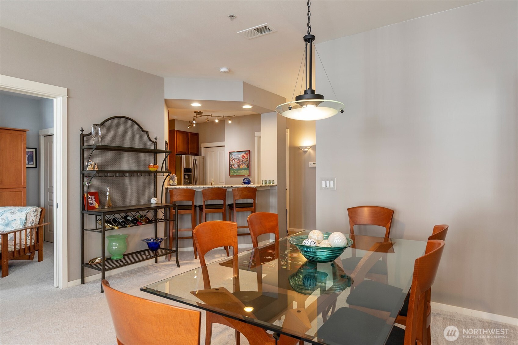 2000 Alaskan Way #255, Seattle, WA 98121-2104