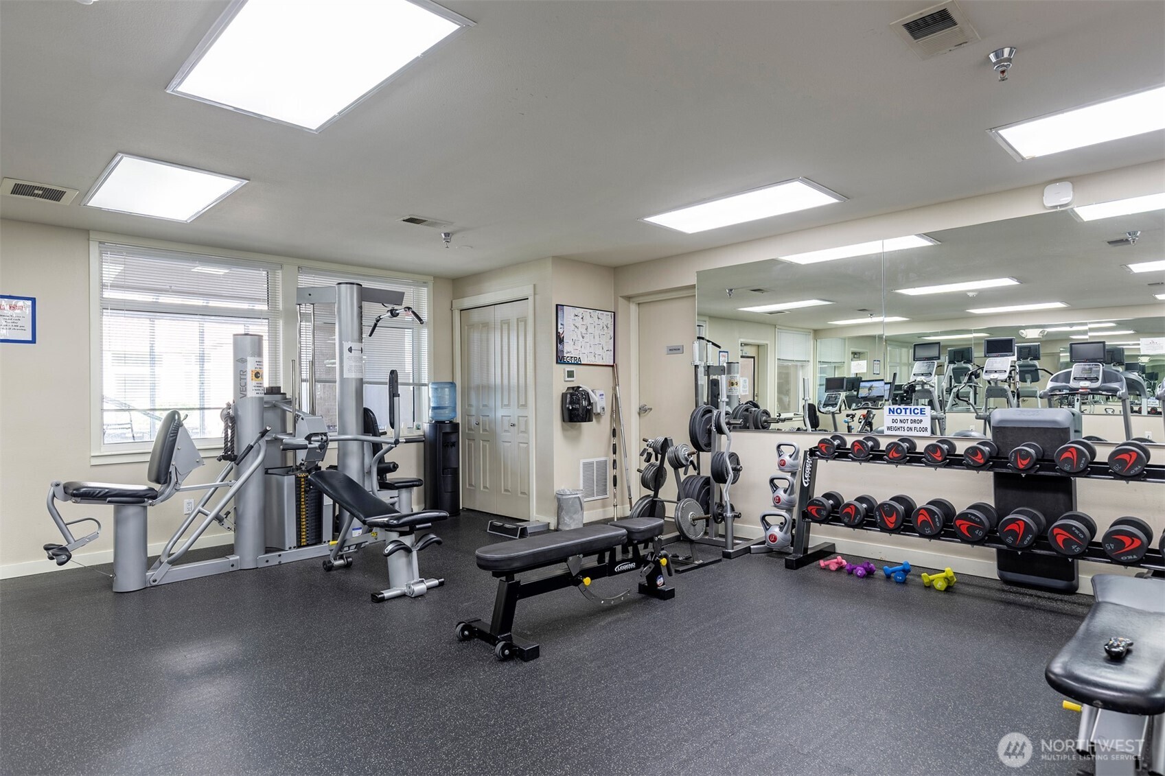 2000 Alaskan Way #255, Seattle, WA 98121-2104