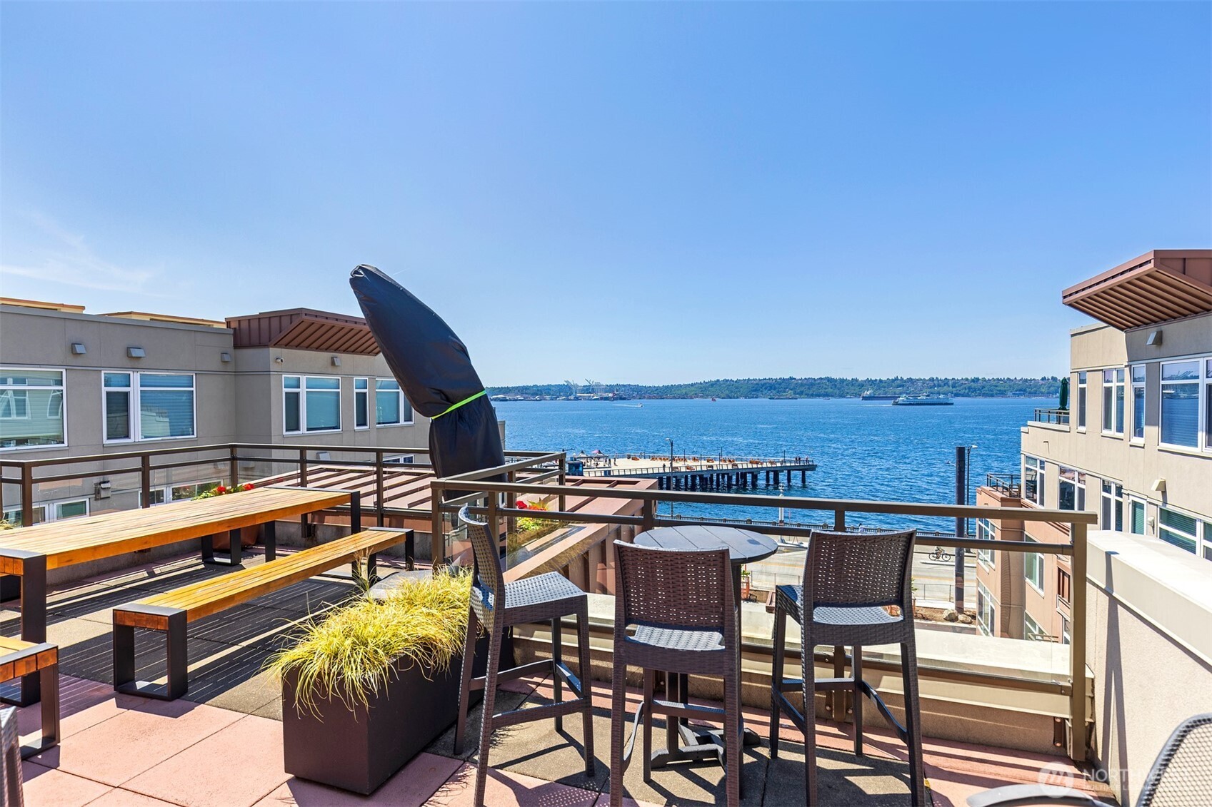 2000 Alaskan Way #255, Seattle, WA 98121-2104