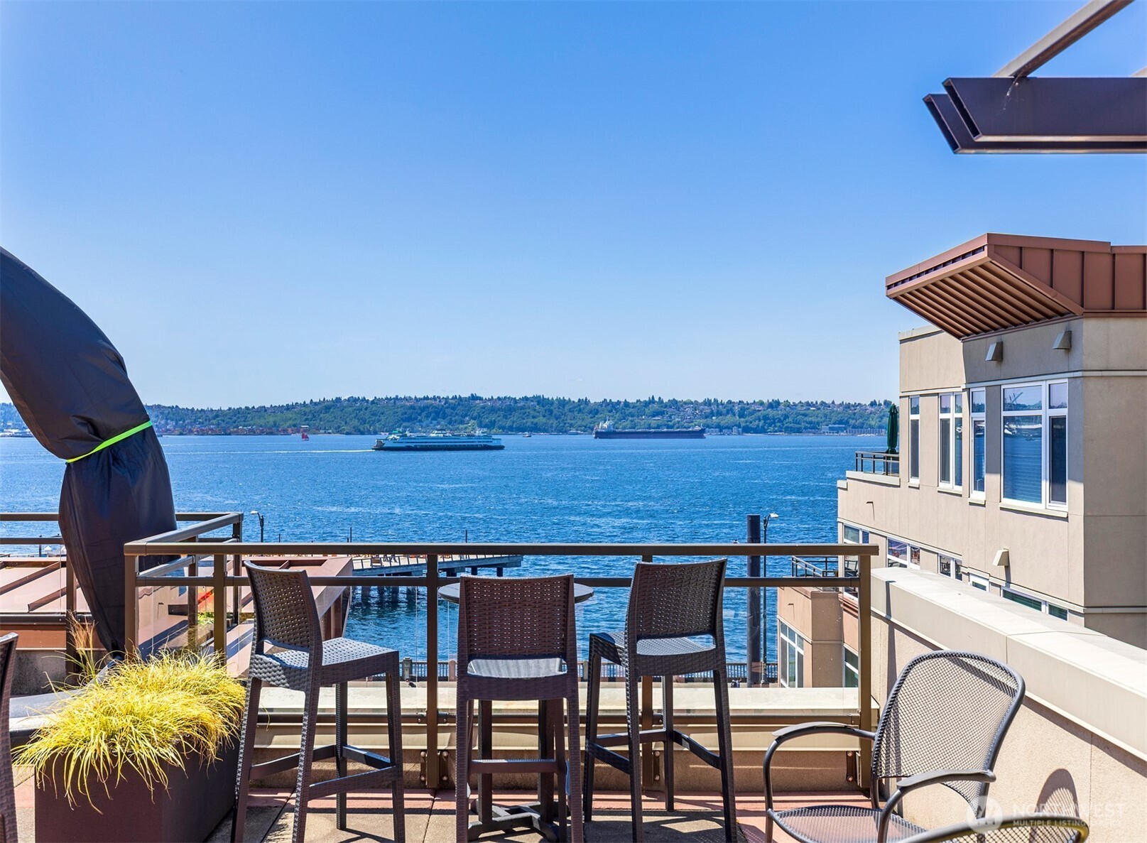 2000 Alaskan Way #255, Seattle, WA 98121-2104