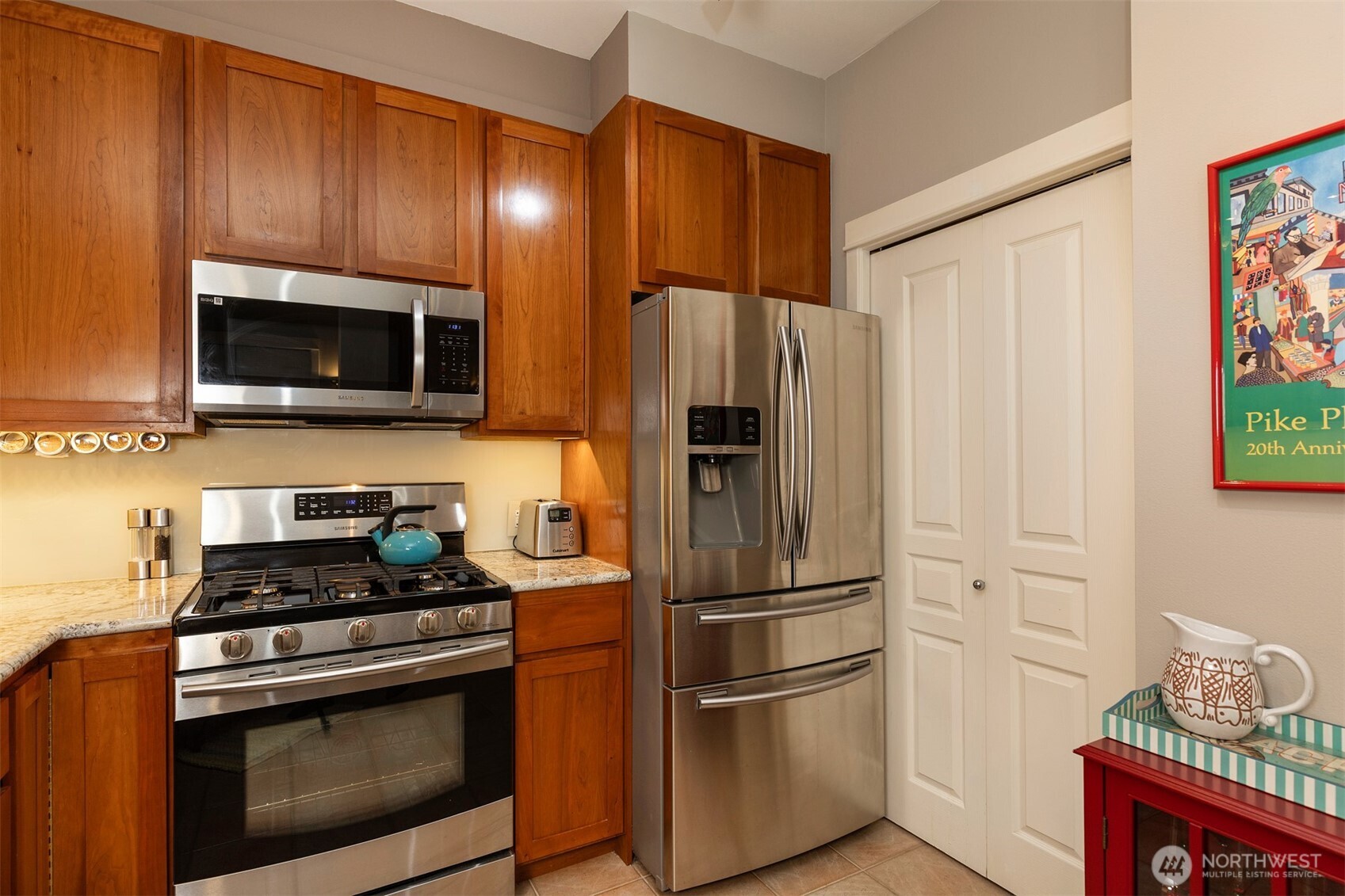 2000 Alaskan Way #255, Seattle, WA 98121-2104