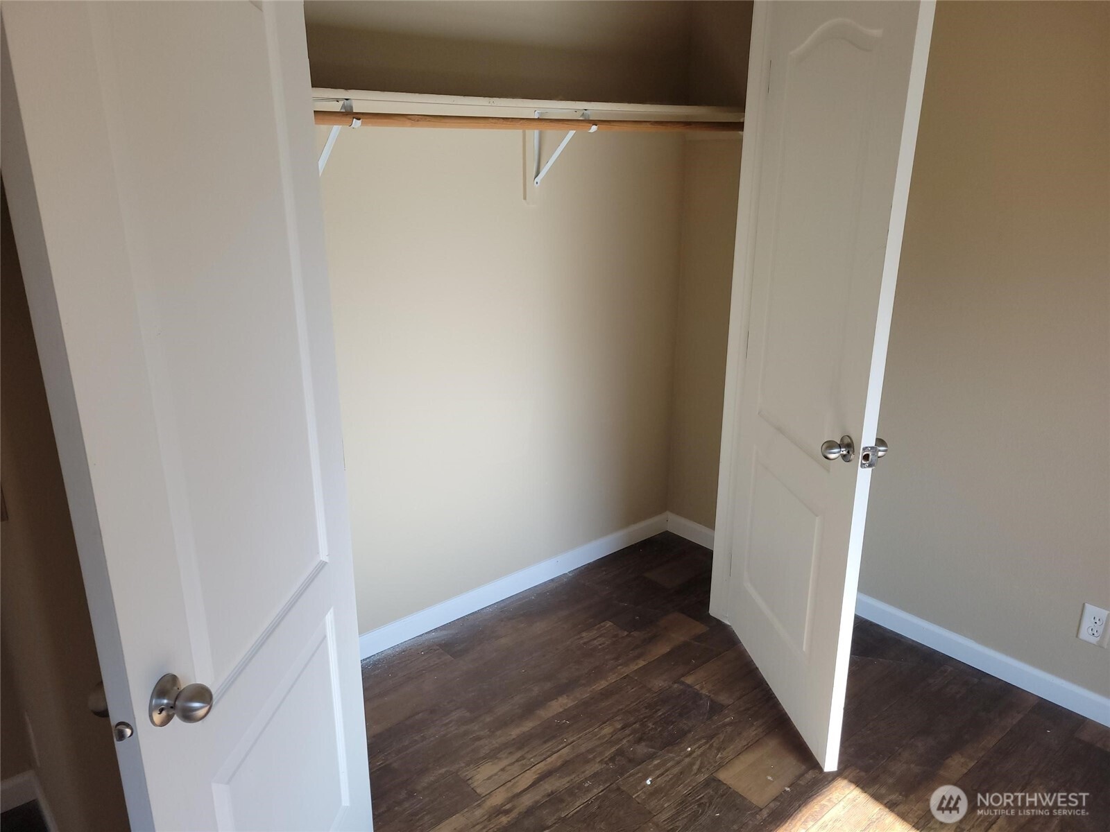 802 S Forrest Street #4, Westport, WA 98595