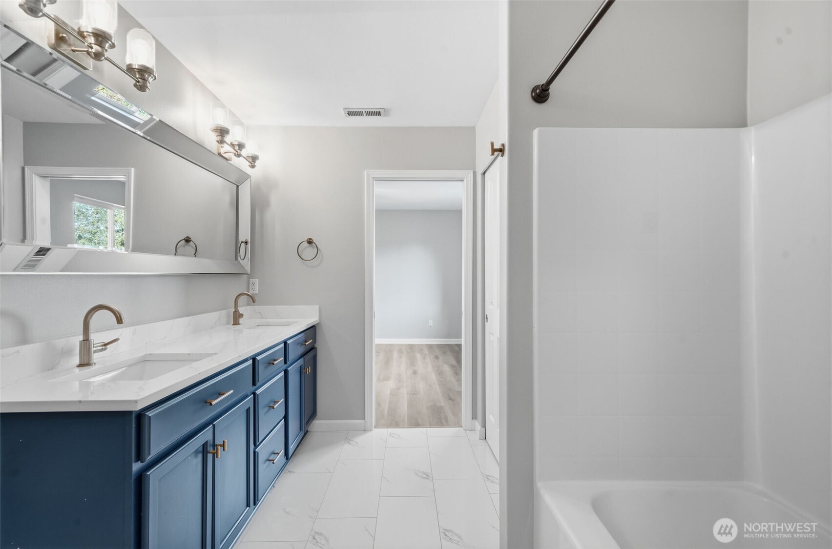 2271 SE Upchurch Way , Port Orchard, WA 98366