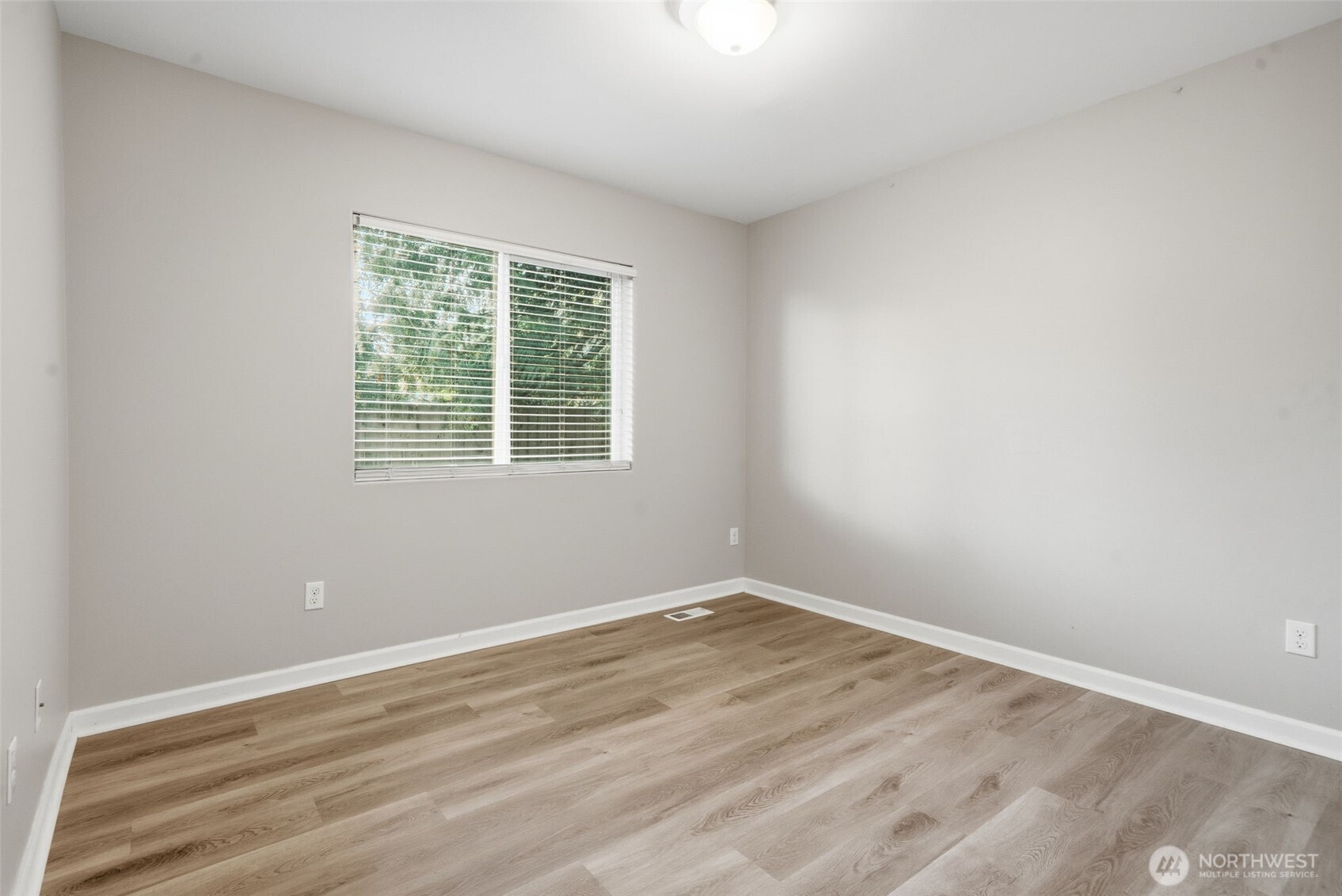 2271 SE Upchurch Way , Port Orchard, WA 98366