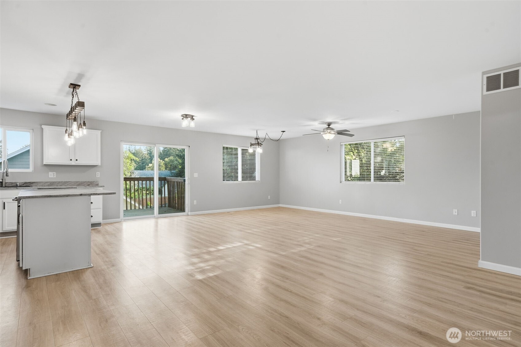 2271 SE Upchurch Way , Port Orchard, WA 98366
