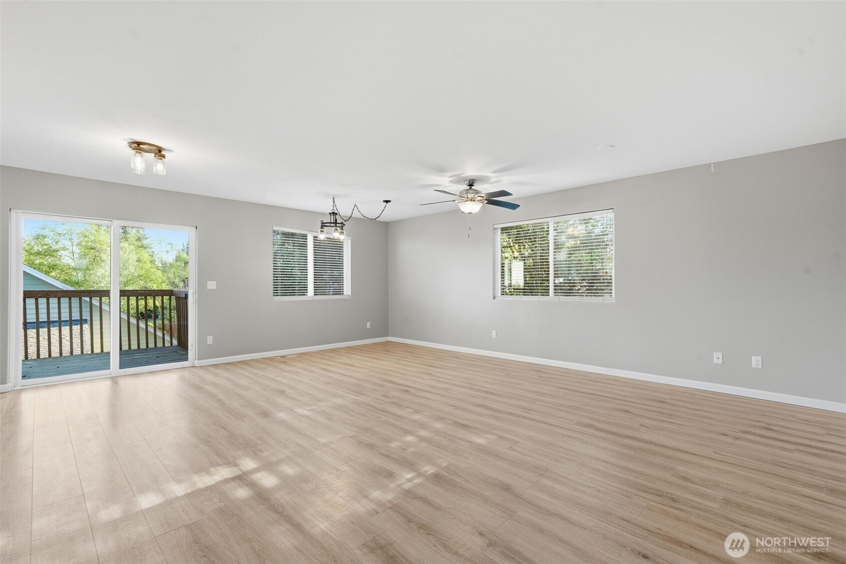 2271 SE Upchurch Way , Port Orchard, WA 98366