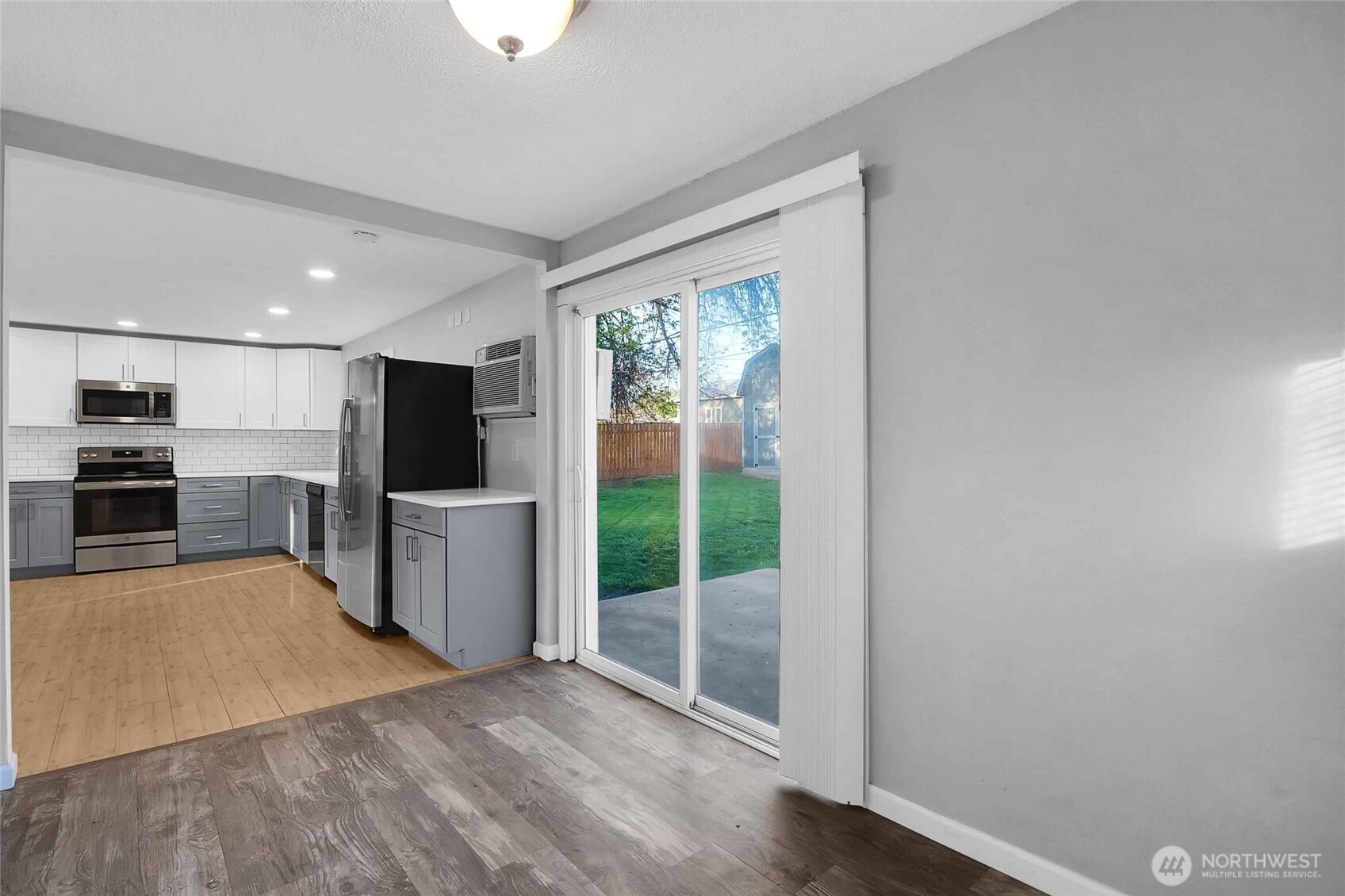 807 S Hawthorne Drive , Moses Lake, WA 98837
