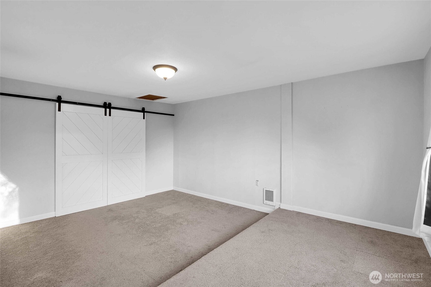 807 S Hawthorne Drive , Moses Lake, WA 98837