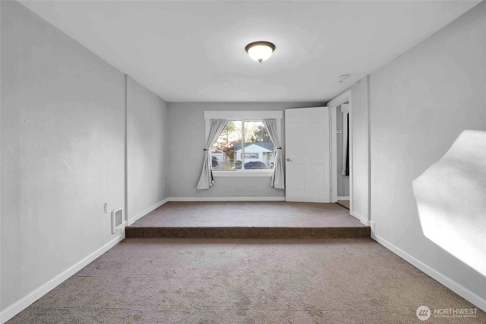 807 S Hawthorne Drive , Moses Lake, WA 98837