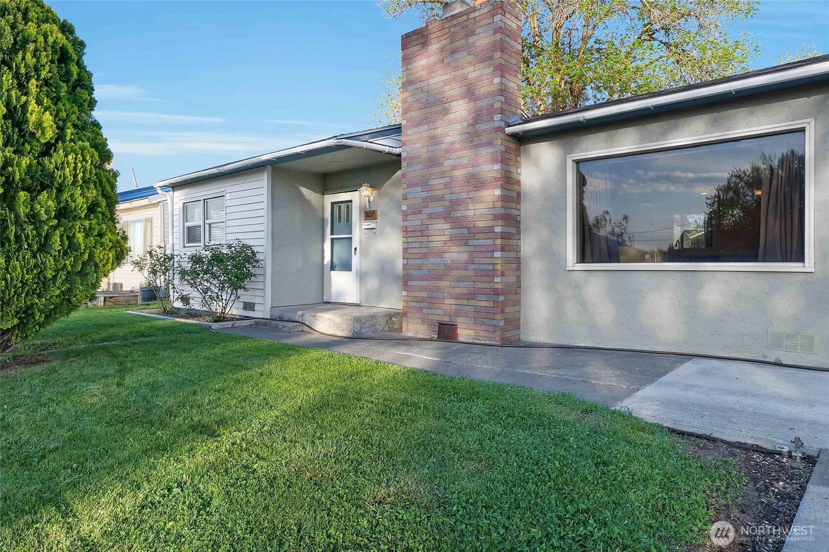 807 S Hawthorne Drive , Moses Lake, WA 98837