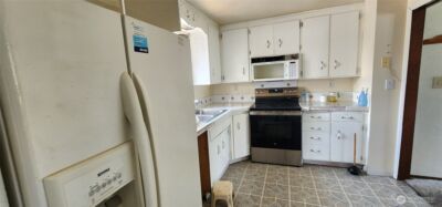 10716 102nd Street SW, Tacoma, WA 98498 - Photo 2