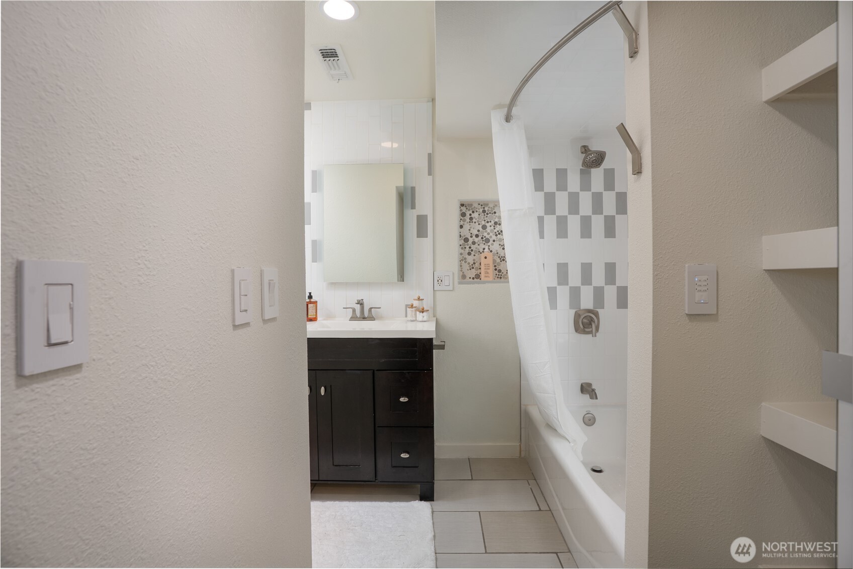 2143 Willow Lane W, Tacoma, WA 98466