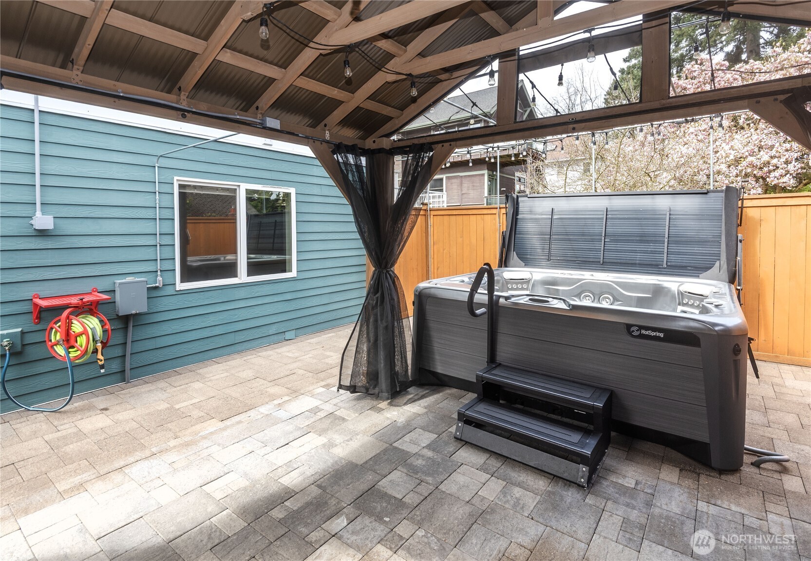 4258 N Whitman Avenue , Seattle, WA 98103