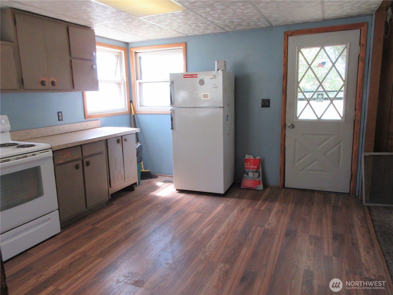 148 N Portland Street , Republic, WA 99166