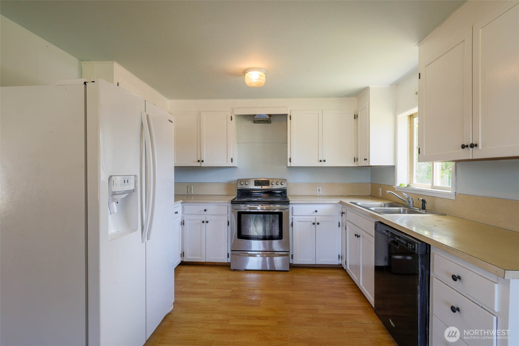310 N Melbourne Street , Westport, WA 98595