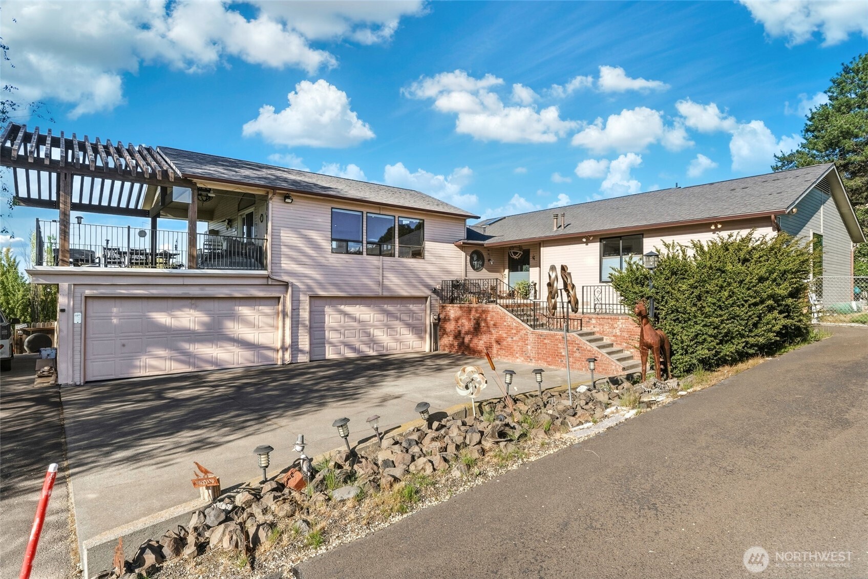 1520 Kaniksu Loop , Walla Walla, WA 99362