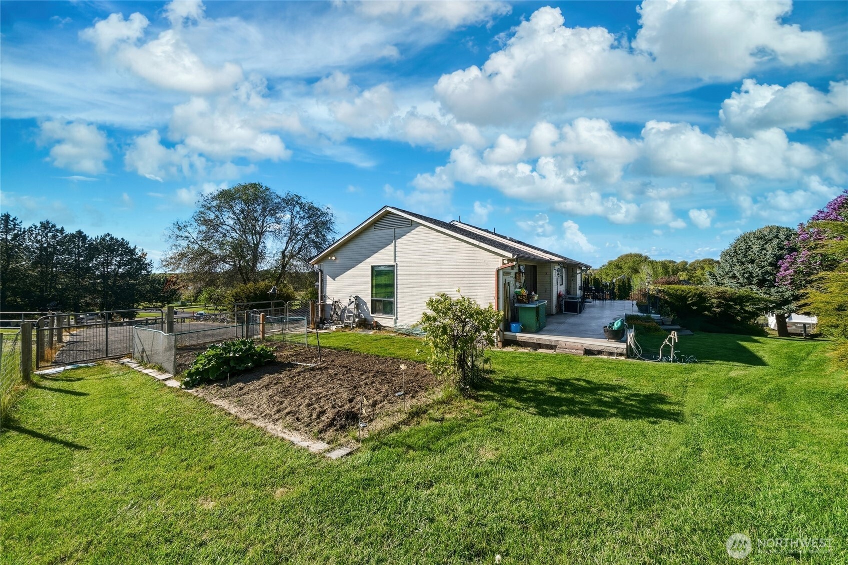 1520 Kaniksu Loop , Walla Walla, WA 99362