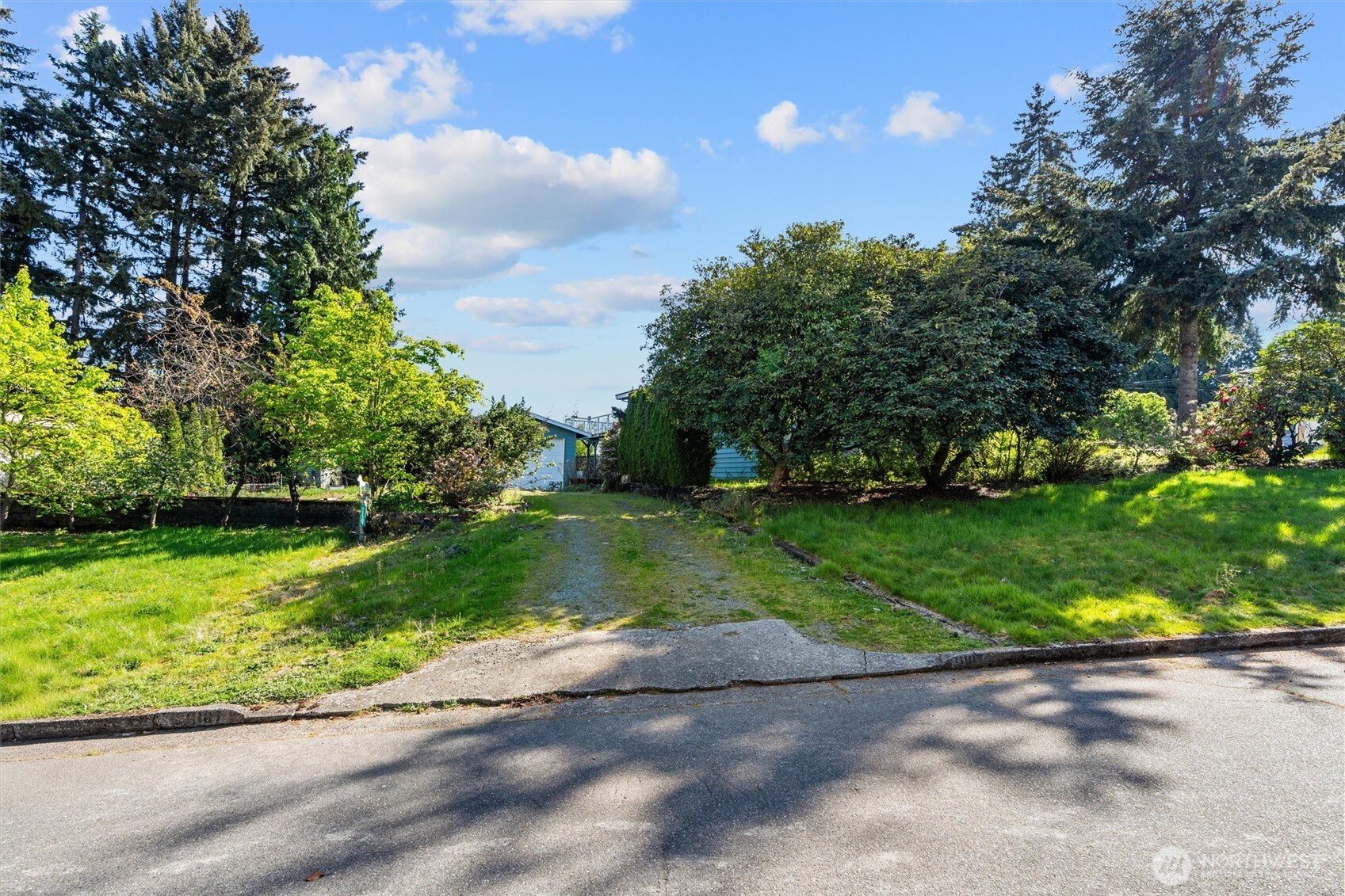 418 111th Avenue SE, Bellevue, WA 98004