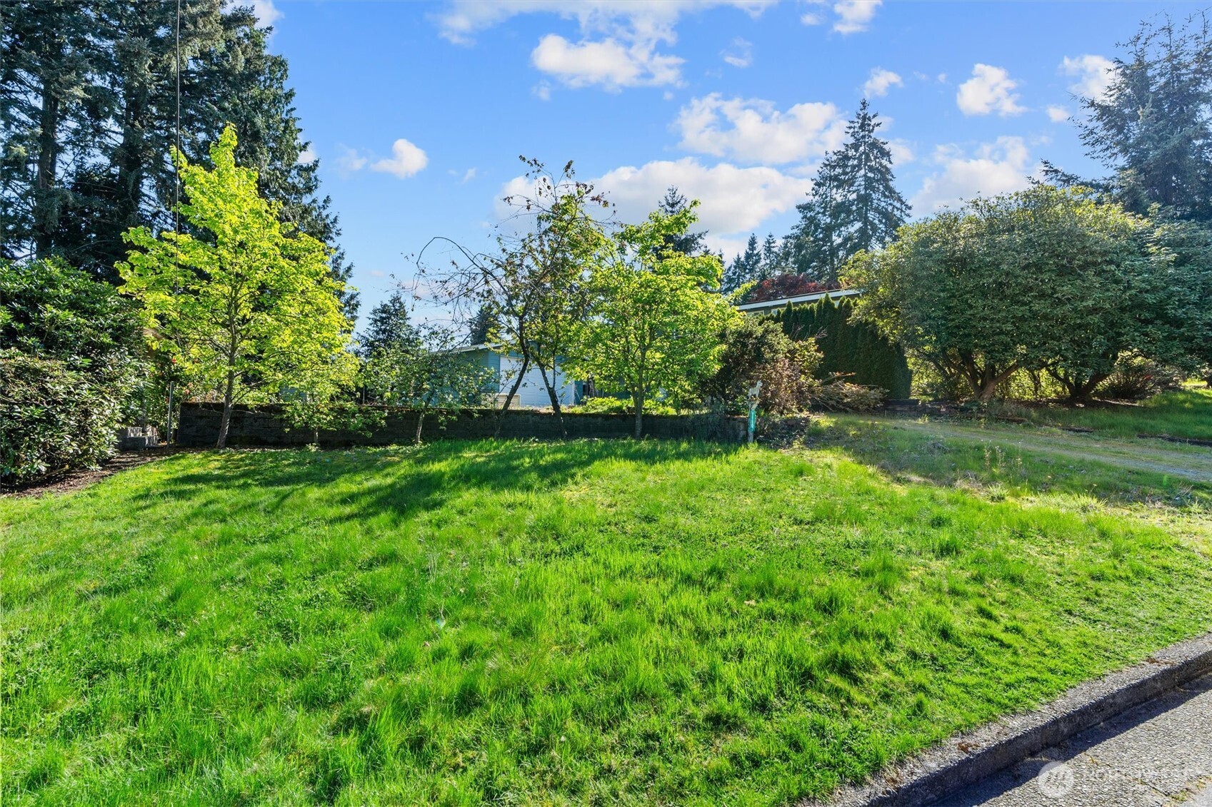 418 111th Avenue SE, Bellevue, WA 98004