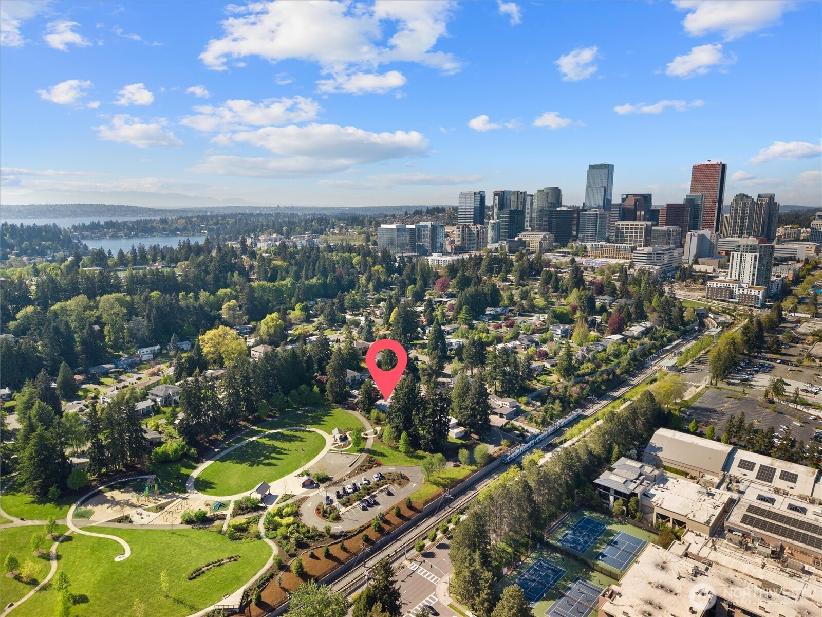 418 111th Avenue SE, Bellevue, WA 98004