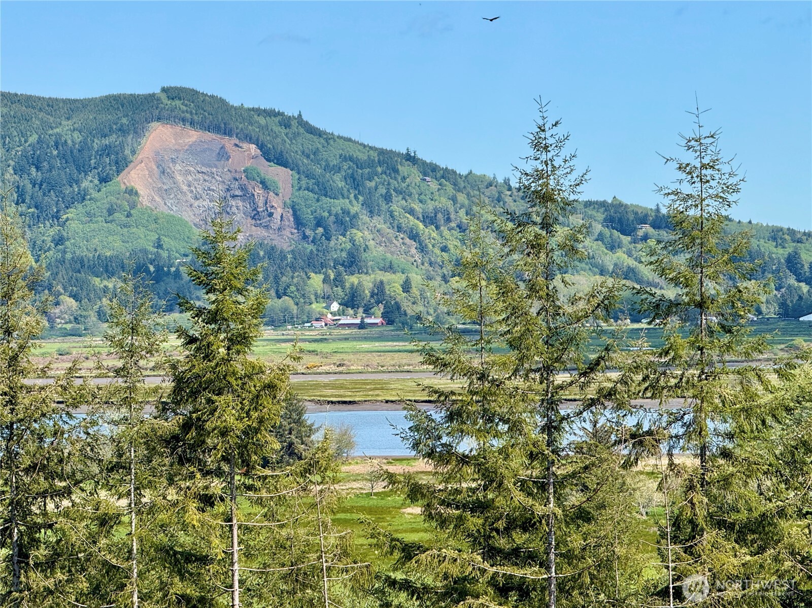8468 Us Highway 101 , South Bend, WA 98586