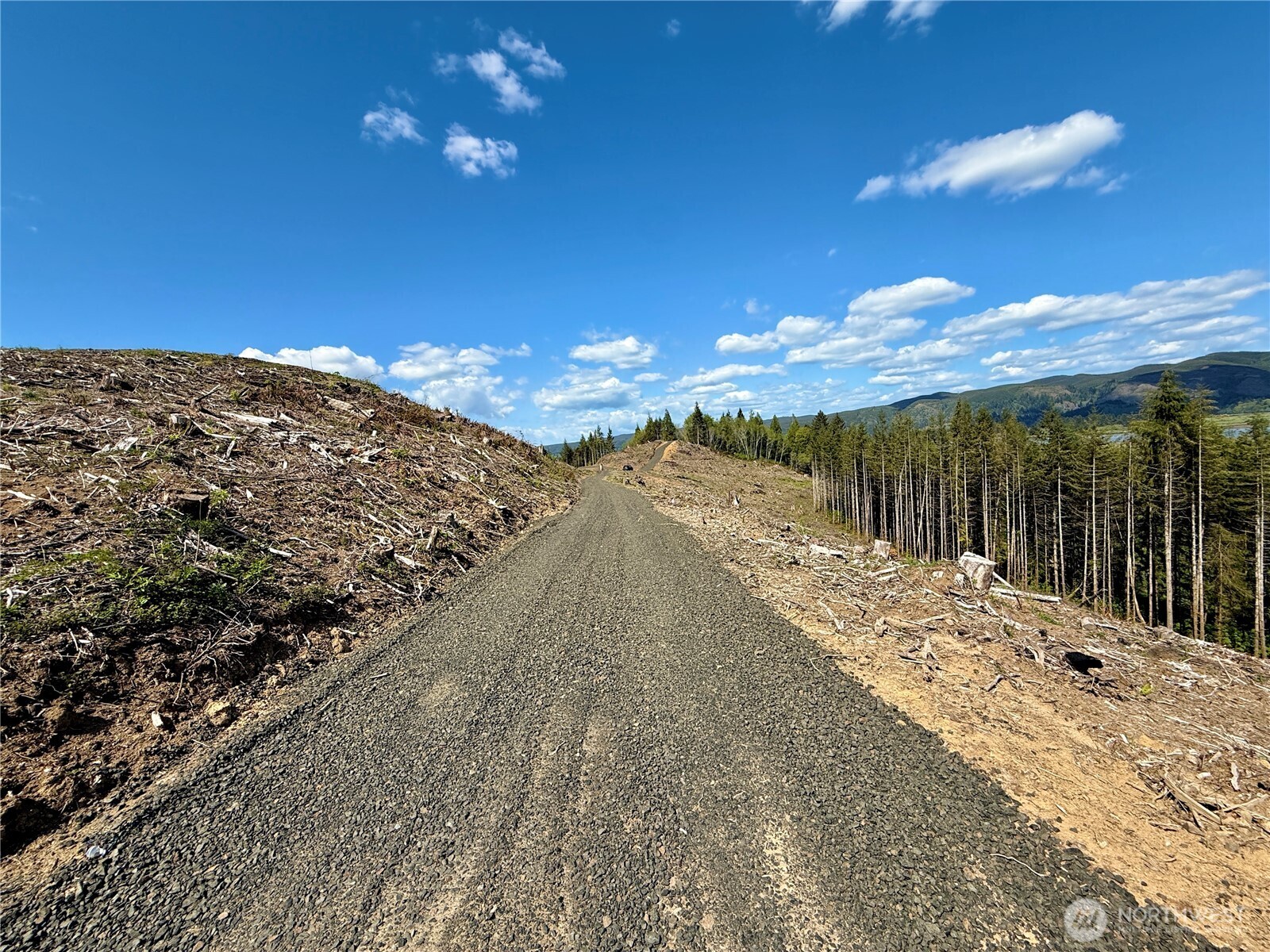 8468 Us Highway 101 , South Bend, WA 98586