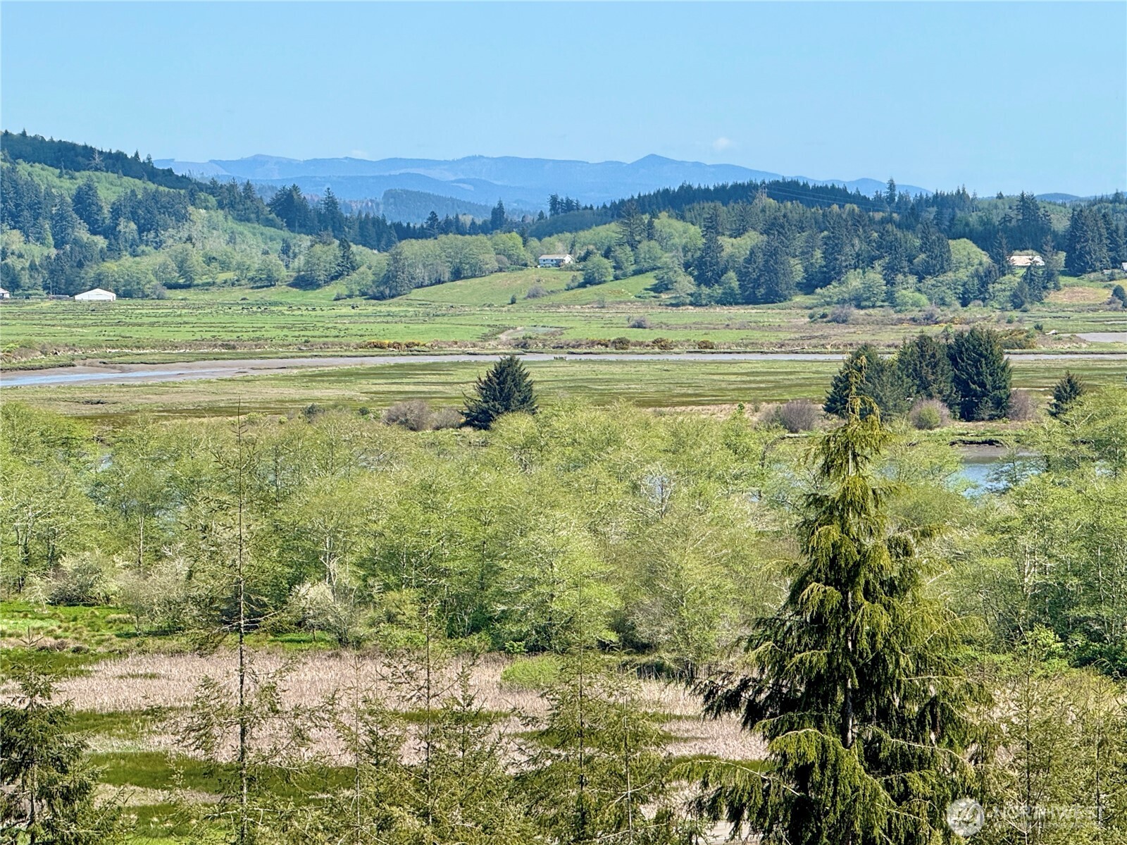 8468 Us Highway 101 , South Bend, WA 98586
