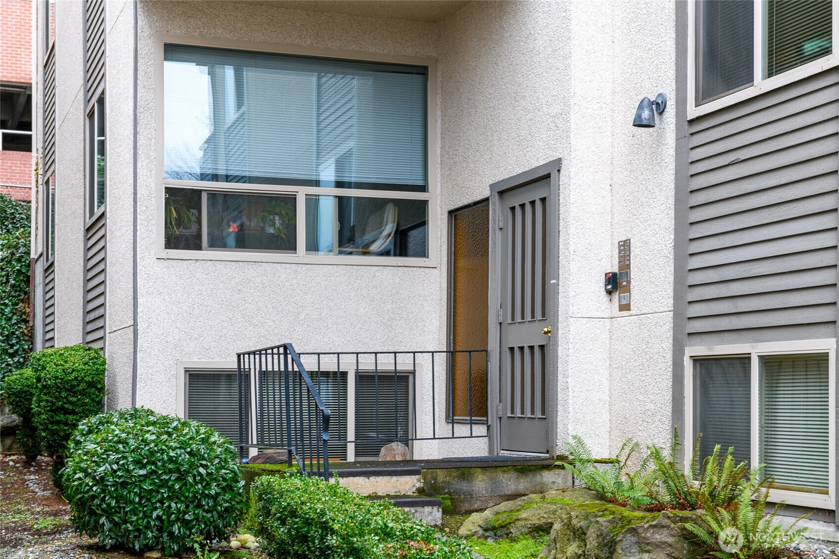 2318 Yale Avenue E, Seattle, WA 98102