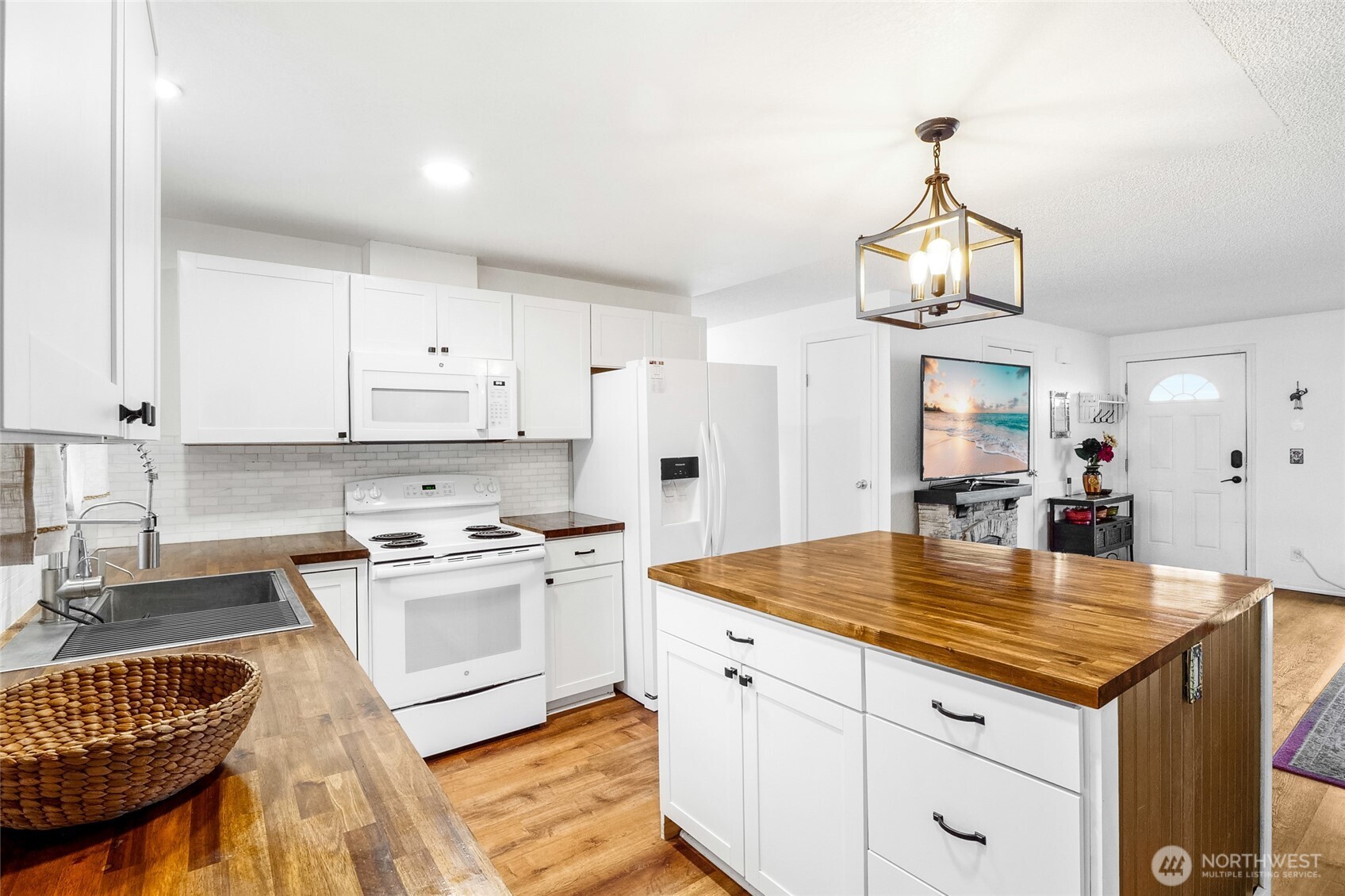 326 W 8th St , Warden, WA 98857