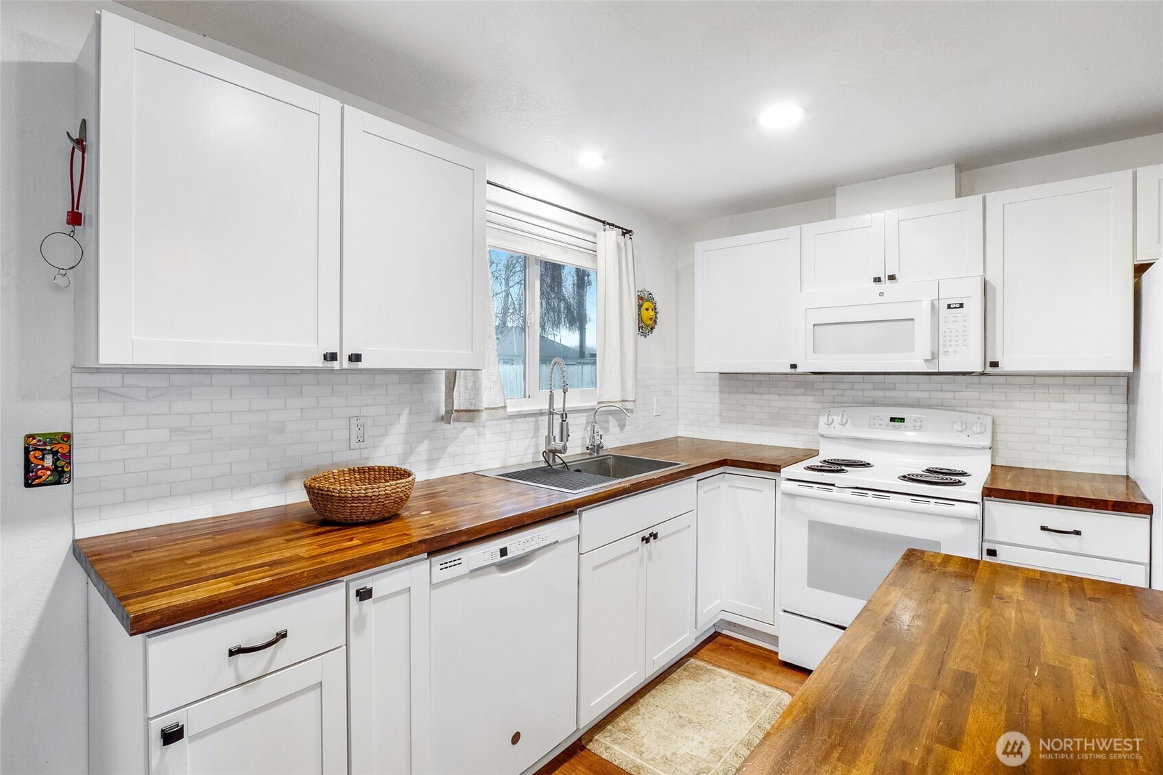 326 W 8th St , Warden, WA 98857
