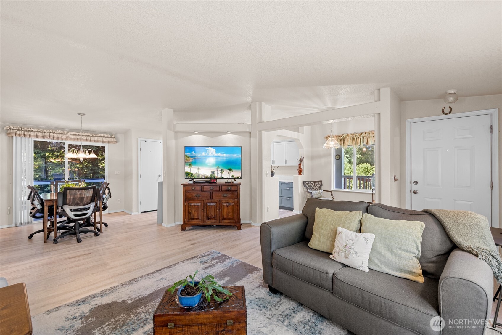 423 Fleming Drive , Sequim, WA 98382
