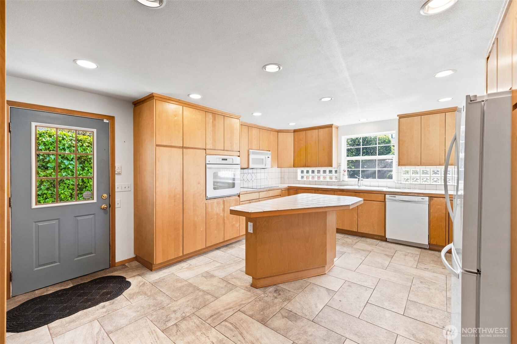 230 W 14th Street , Port Angeles, WA 98362