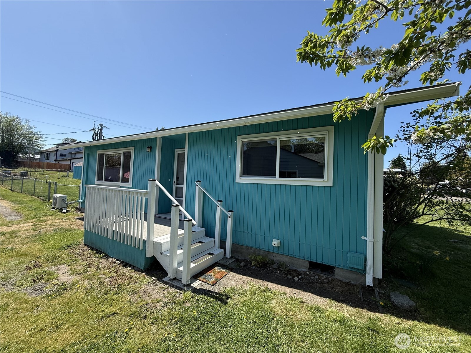 910 W 16th Street , Port Angeles, WA 98363
