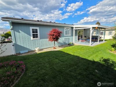 1819 Heritage Drive , Wenatchee, WA 98801-8204 - Photo 3