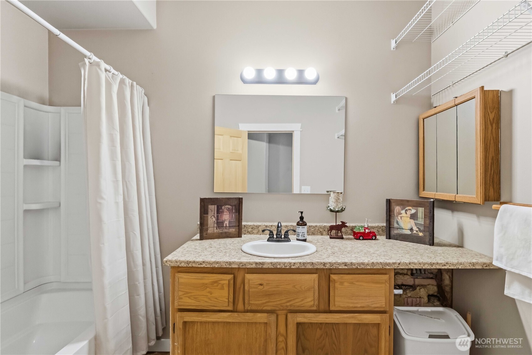 320 Lakeview Way , Easton, WA 98925