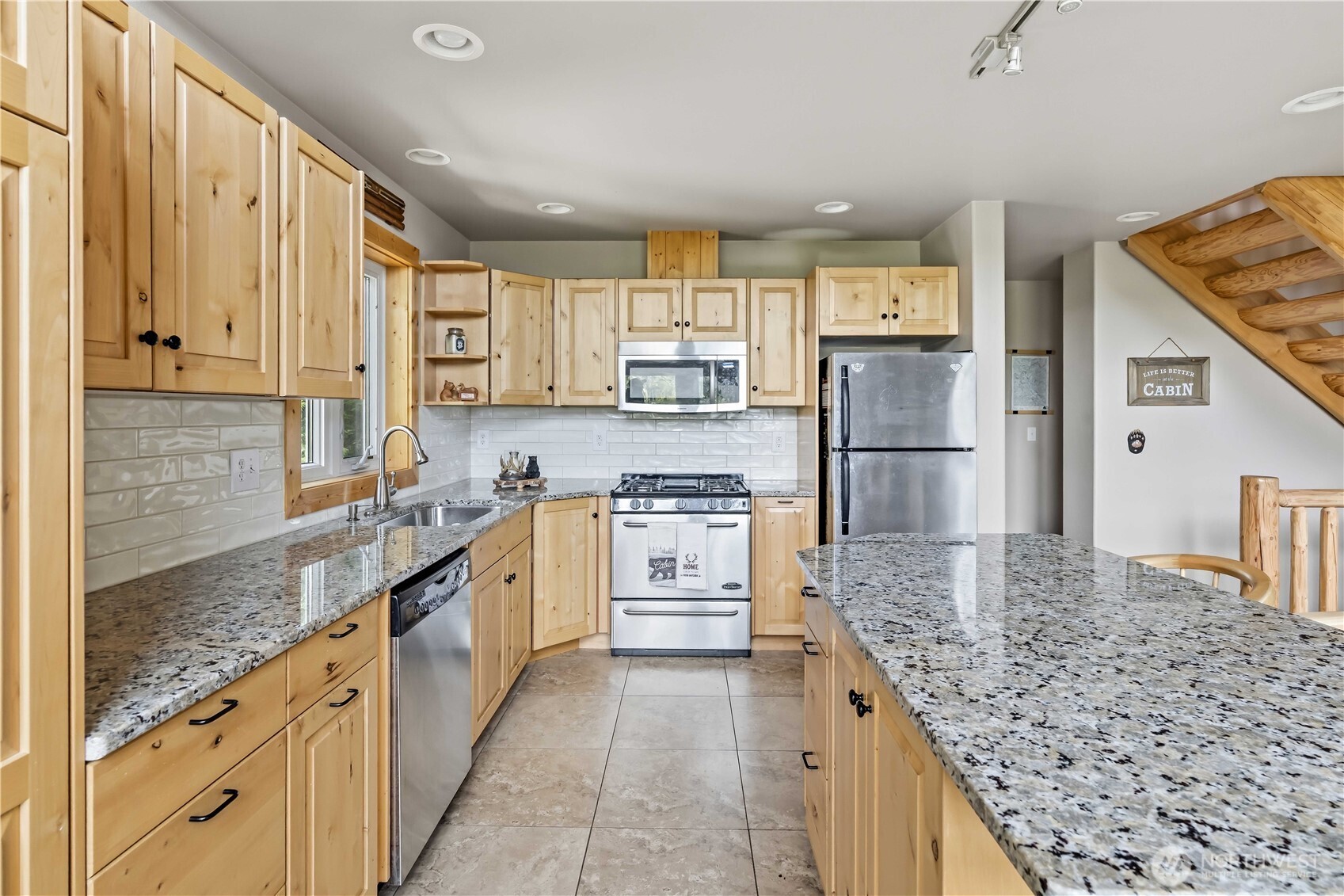 320 Lakeview Way , Easton, WA 98925