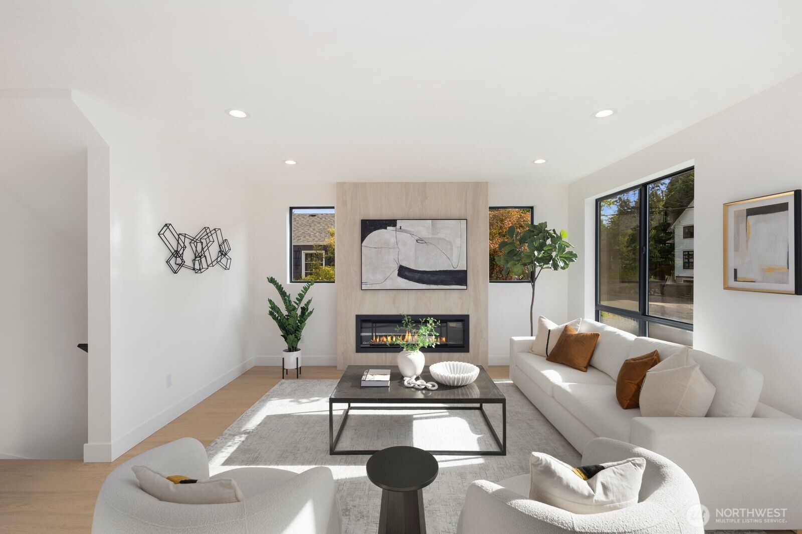 9024 Corliss Avenue N, Seattle, WA 98103