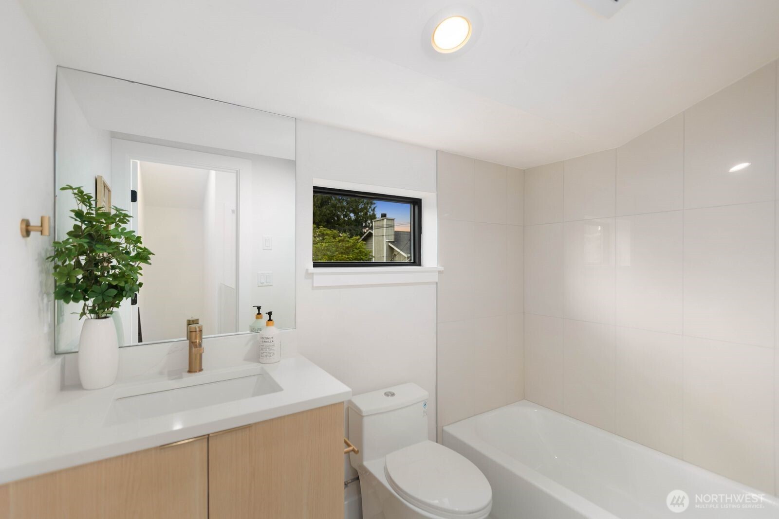 9026 Corliss Avenue N, Seattle, WA 98103