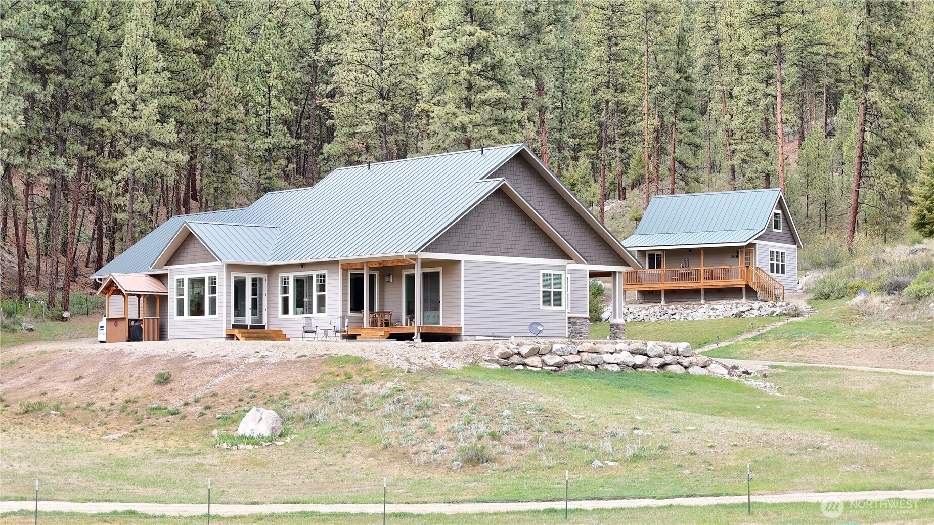 53 Cape Labelle Road , Tonasket, WA 98855