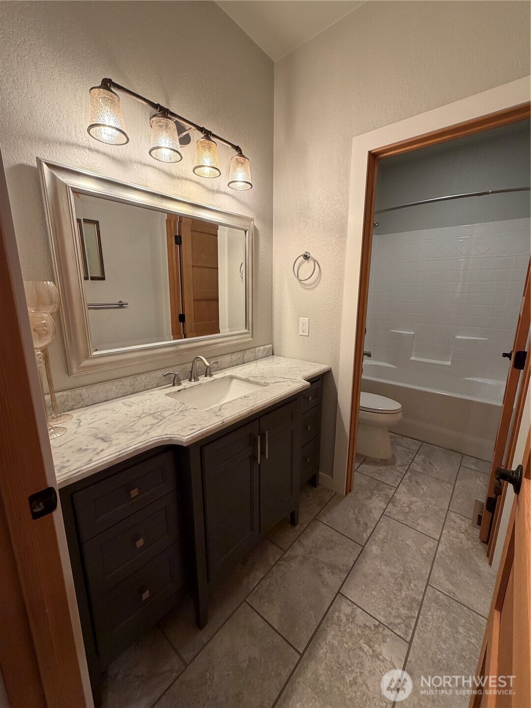 53 Cape Labelle Road , Tonasket, WA 98855